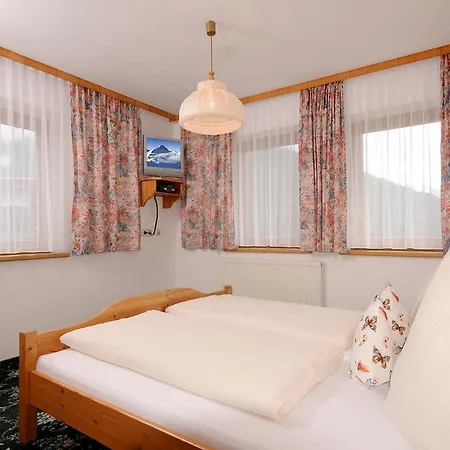 Haus Leonhard Апартаменты *