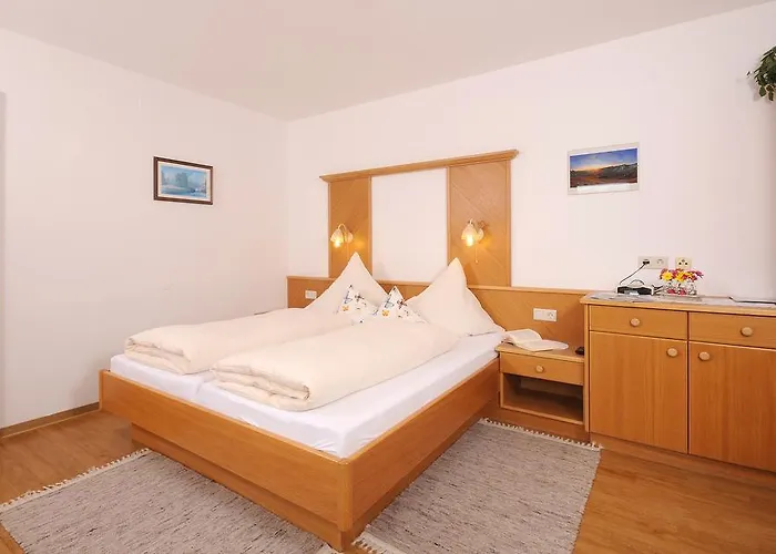 Haus Leonhard * トゥクス